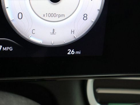 New 2025 Hyundai Elantra Limited image 31