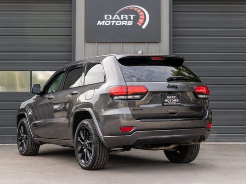 Used 2021 Jeep Grand Cherokee Laredo X AWD/4WD image 5