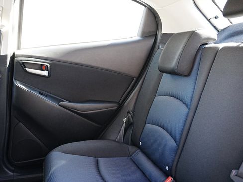 Used 2020 Toyota Yaris LE image 15