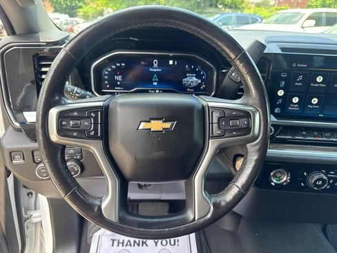 Used 2022 Chevrolet Silverado 1500 LT AWD/4WD image 27