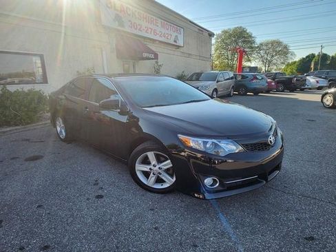 Used 2014 Toyota Camry SE FWD image 1