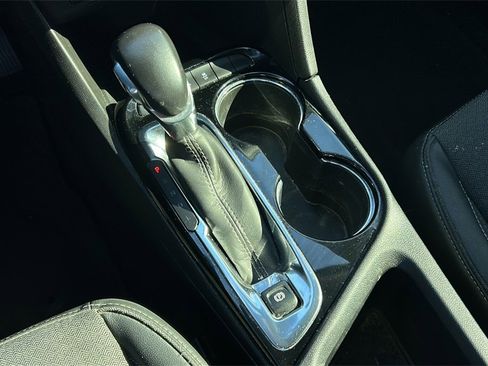 Used 2020 Buick Encore GX Preferred w/ Cold Weather Comfort Package image 23