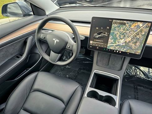 Used 2023 Tesla Model 3 Standard Range image 29