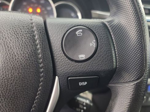 Used 2015 Toyota Corolla LE image 30