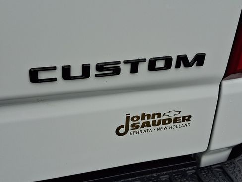 Used 2023 Chevrolet Silverado 1500 Custom Trail Boss w/ LPO, Dark Essentials Package AWD/4WD image 29