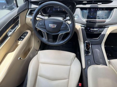 Used 2019 Cadillac XT5 FWD image 27