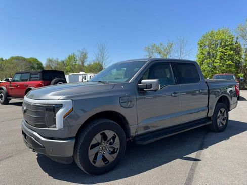 New 2023 Ford F150 Lightning Lariat AWD/4WD image 9