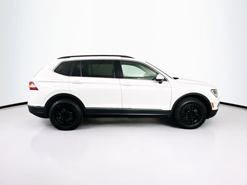 Used 2020 Volkswagen Tiguan SE AWD/4WD image 10