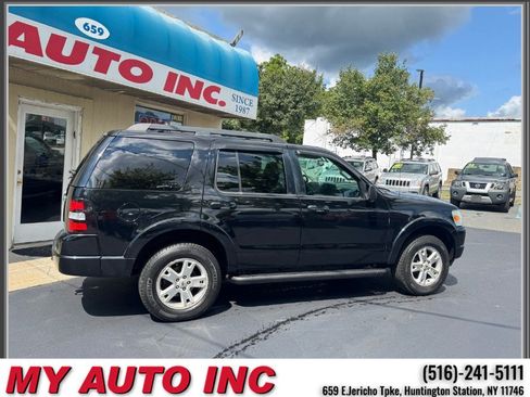 Used 2010 Ford Explorer XLT AWD/4WD image 3