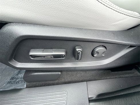 Certified 2025 Honda Pilot EX-L image 17