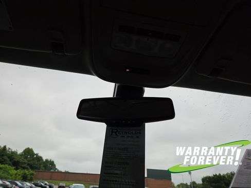 Used 2022 Chevrolet Colorado LT w/ LT Convenience Package AWD/4WD image 12