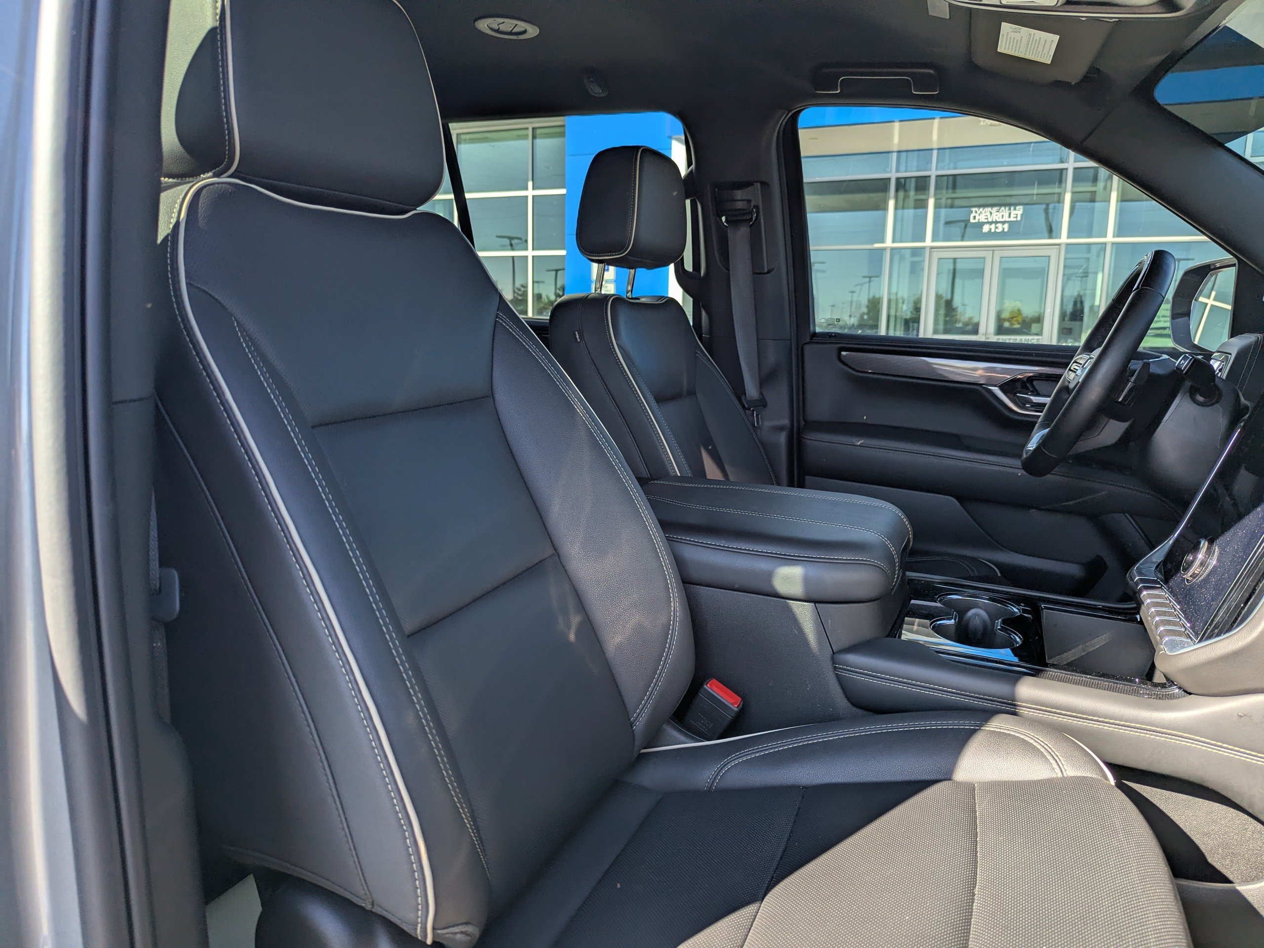 Used 2025 GMC Yukon Elevation AWD/4WD image 45