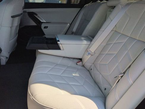 New 2026 BMW 740i xDrive w/ Executive Package image 10