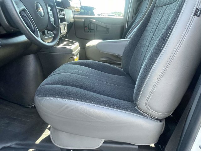 Used 2025 Chevrolet Express 2500 w/ Driver Convenience Package RWD image 12