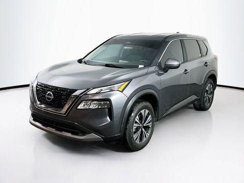 Used 2023 Nissan Rogue SV image 3