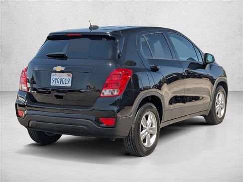 Used 2021 Chevrolet Trax LS w/ Tint and Cruise Package FWD image 5