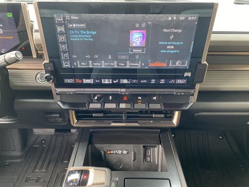 Used 2025 GMC Hummer EV 2X AWD/4WD image 24