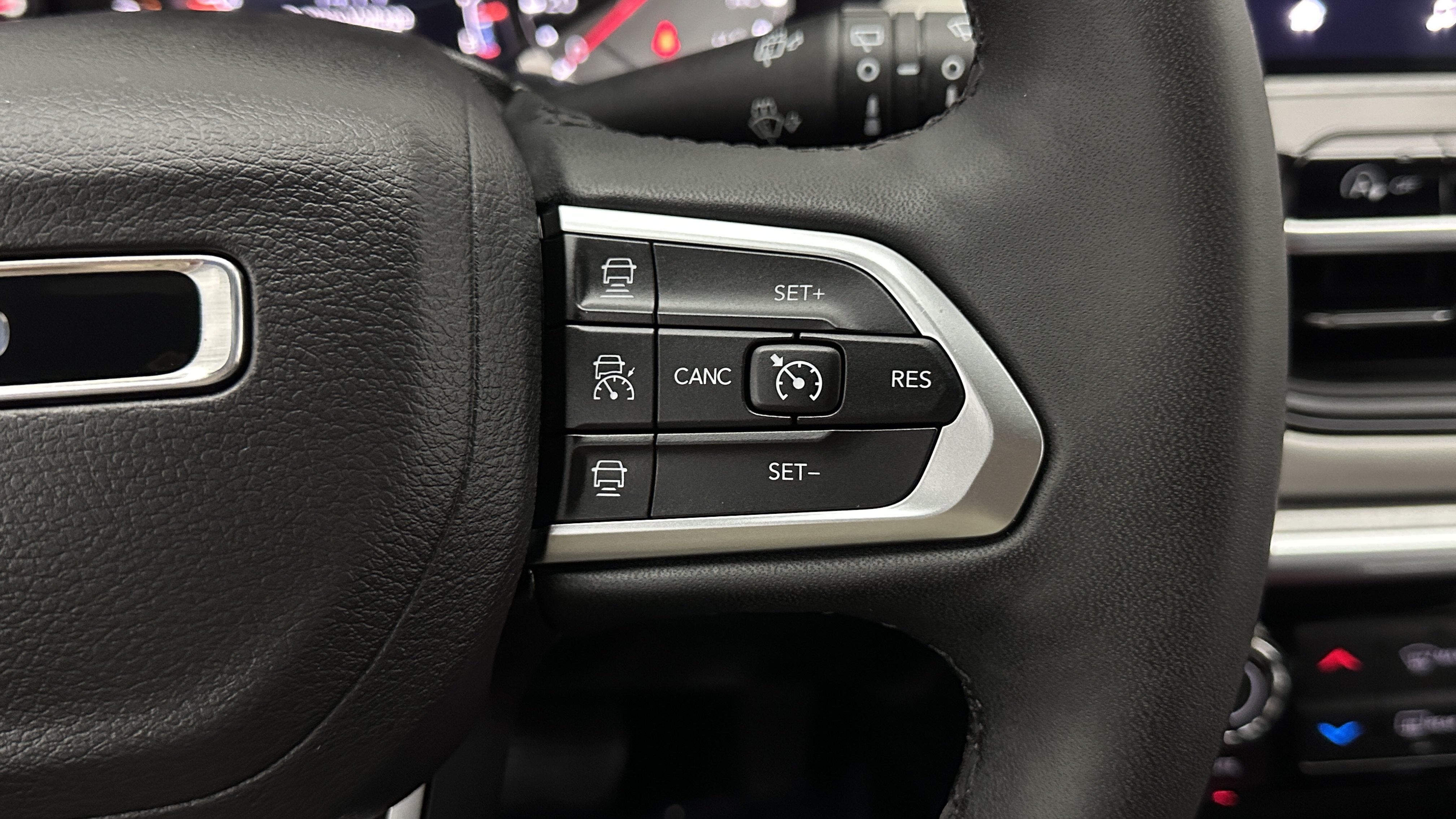 Used 2025 Jeep Compass Limited AWD/4WD image 19