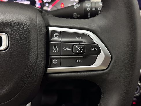 Used 2025 Jeep Compass Limited AWD/4WD image 19