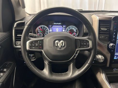 Used 2022 RAM 1500 Laramie AWD/4WD image 9