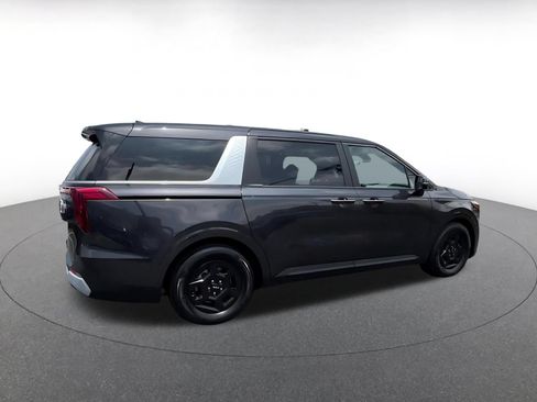 Used 2026 Kia Carnival FWD image 14
