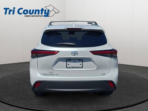 Used 2023 Toyota Highlander XLE FWD image 7