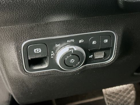 Used 2025 Mercedes-Benz GLB 250 GLB 250 image 17