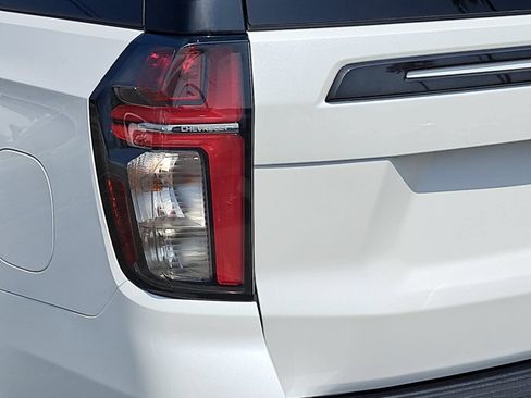 Used 2022 Chevrolet Tahoe RST w/ Luxury Package AWD/4WD image 38