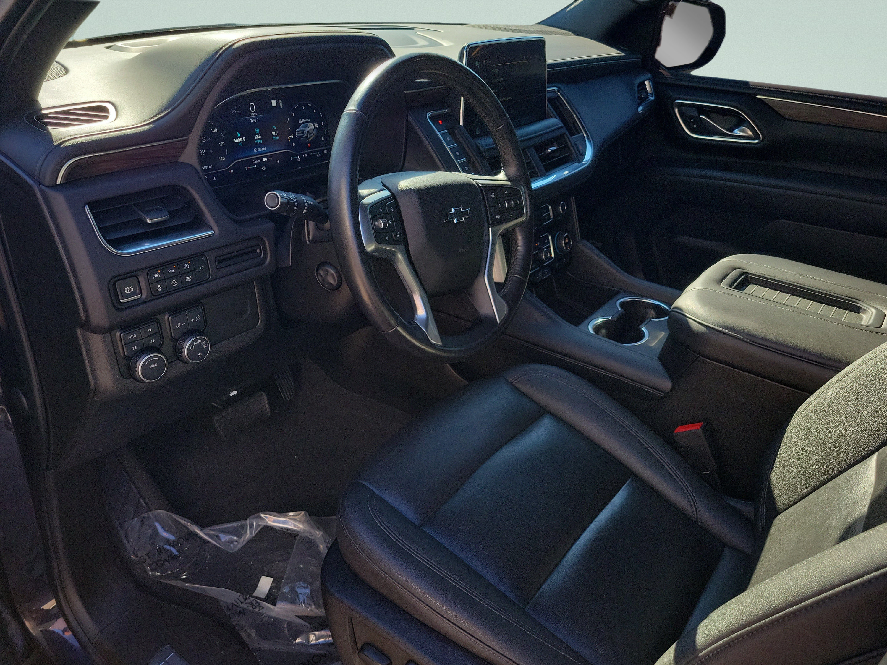 Used 2022 Chevrolet Suburban Z71 w/ Luxury Package AWD/4WD image 20