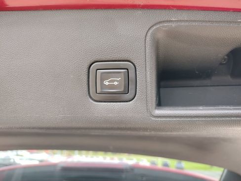 Used 2020 GMC Terrain SLE w/ Driver Convenience Package FWD image 17