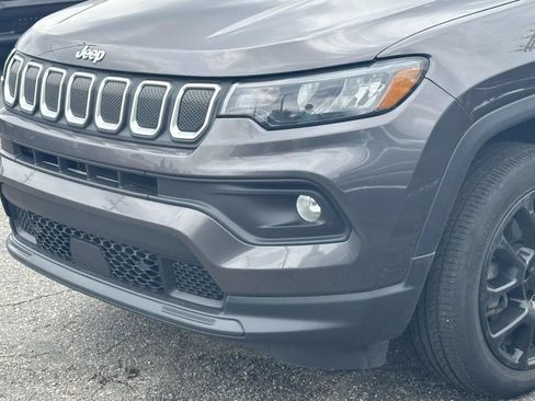 Used 2022 Jeep Compass Latitude AWD/4WD image 8