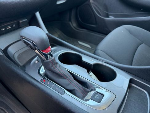 Used 2025 Chevrolet Malibu RS FWD image 21