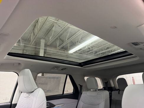 New 2026 Ford Explorer Platinum AWD/4WD image 9