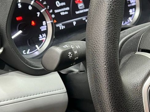 Used 2023 Toyota Highlander L AWD/4WD image 21