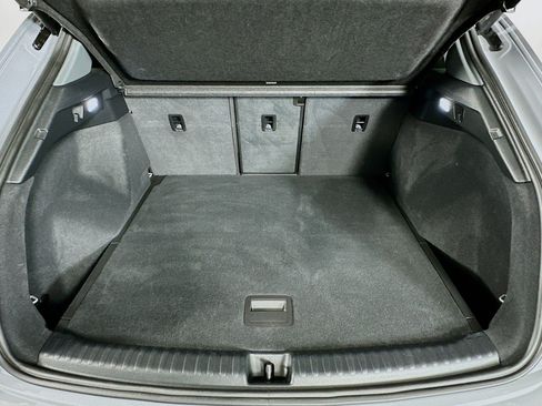Used 2024 Audi Q4 e-tron Prestige AWD/4WD image 22