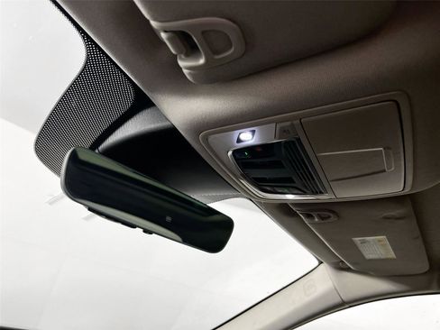 Used 2022 Acura MDX SH-AWD w/Tech image 11