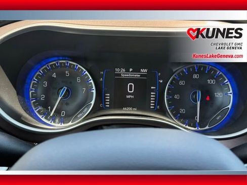 Used 2023 Chrysler Voyager LX FWD image 4