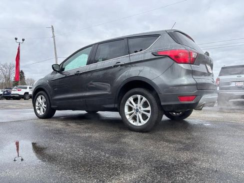 Used 2019 Ford Escape SE image 5