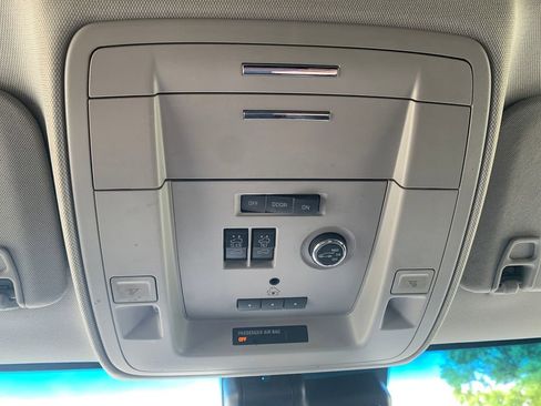 Used 2018 Chevrolet Tahoe LT AWD/4WD image 19