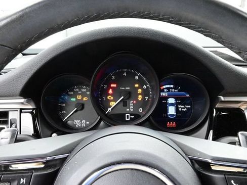 Certified 2023 Porsche Macan AWD/4WD image 9