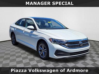 Certified 2023 Volkswagen Jetta SE w/ Panoramic Sunroof Package