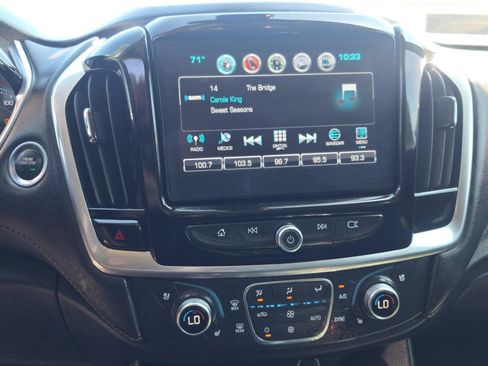 Used 2019 Chevrolet Traverse Premier w/ Driver Confidence II Package FWD image 12