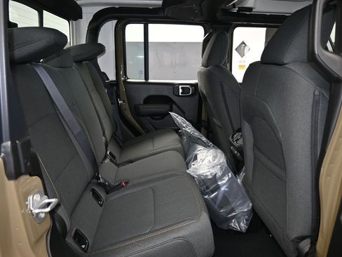 New 2026 Jeep Gladiator Sport image 33