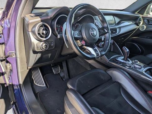 Used 2020 Alfa Romeo Stelvio Quadrifoglio image 10