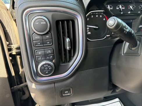 Used 2021 GMC Sierra 1500 SLT AWD/4WD image 25