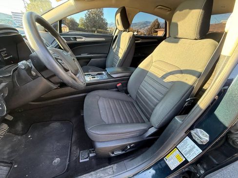 Used 2020 Ford Fusion SE FWD image 9