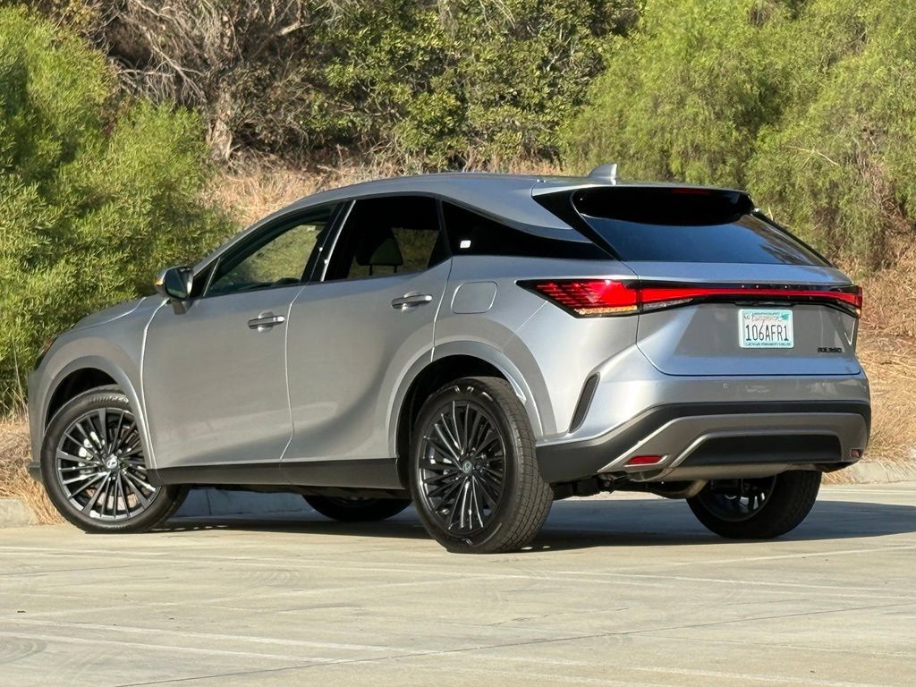 Used 2026 Lexus RX 350 Premium w/ Convenience Package FWD image 2