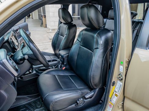 Used 2019 Toyota Tacoma TRD Off-Road image 31