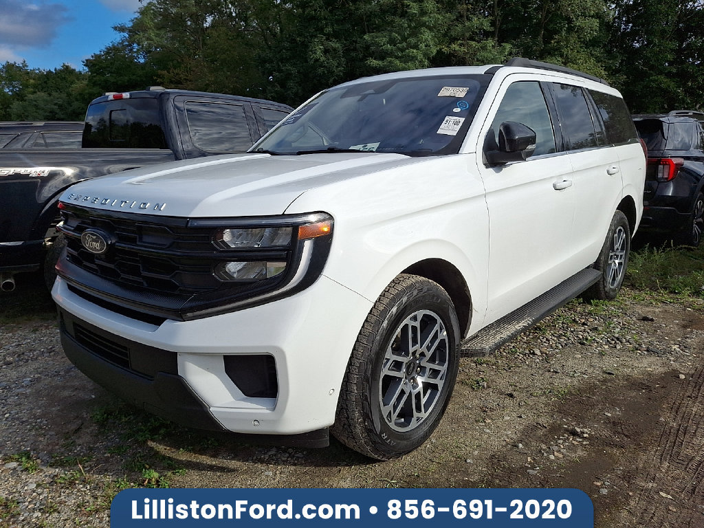 Used 2025 Ford Expedition Active AWD/4WD image 1