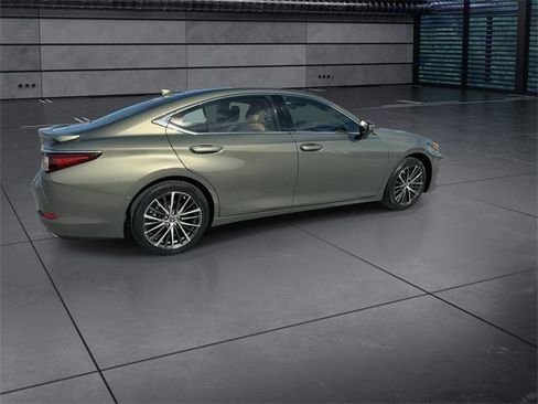 Certified 2024 Lexus ES 350 w/ Premium Package image 8